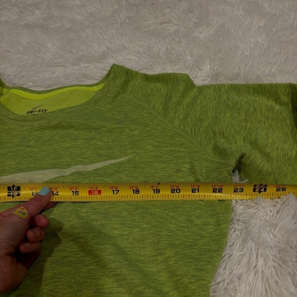 Nike Woman’s Epic GRX Obsessed Crew Neon Green Size Large EUC - Picture 6 of 12